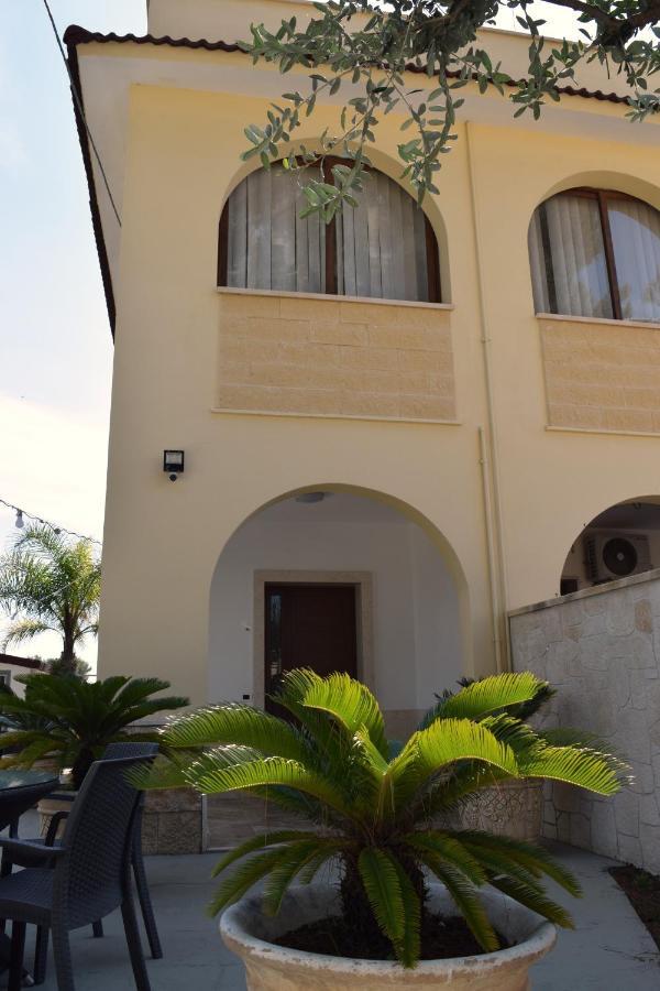 Le Mimose Bed and Breakfast Pulsano Buitenkant foto