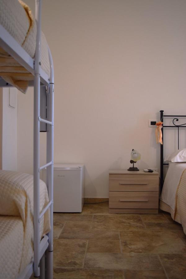 Le Mimose Bed and Breakfast Pulsano Buitenkant foto